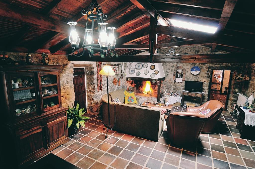 فيلا Casa Do Professor Casais dos Monizes الغرفة الصورة